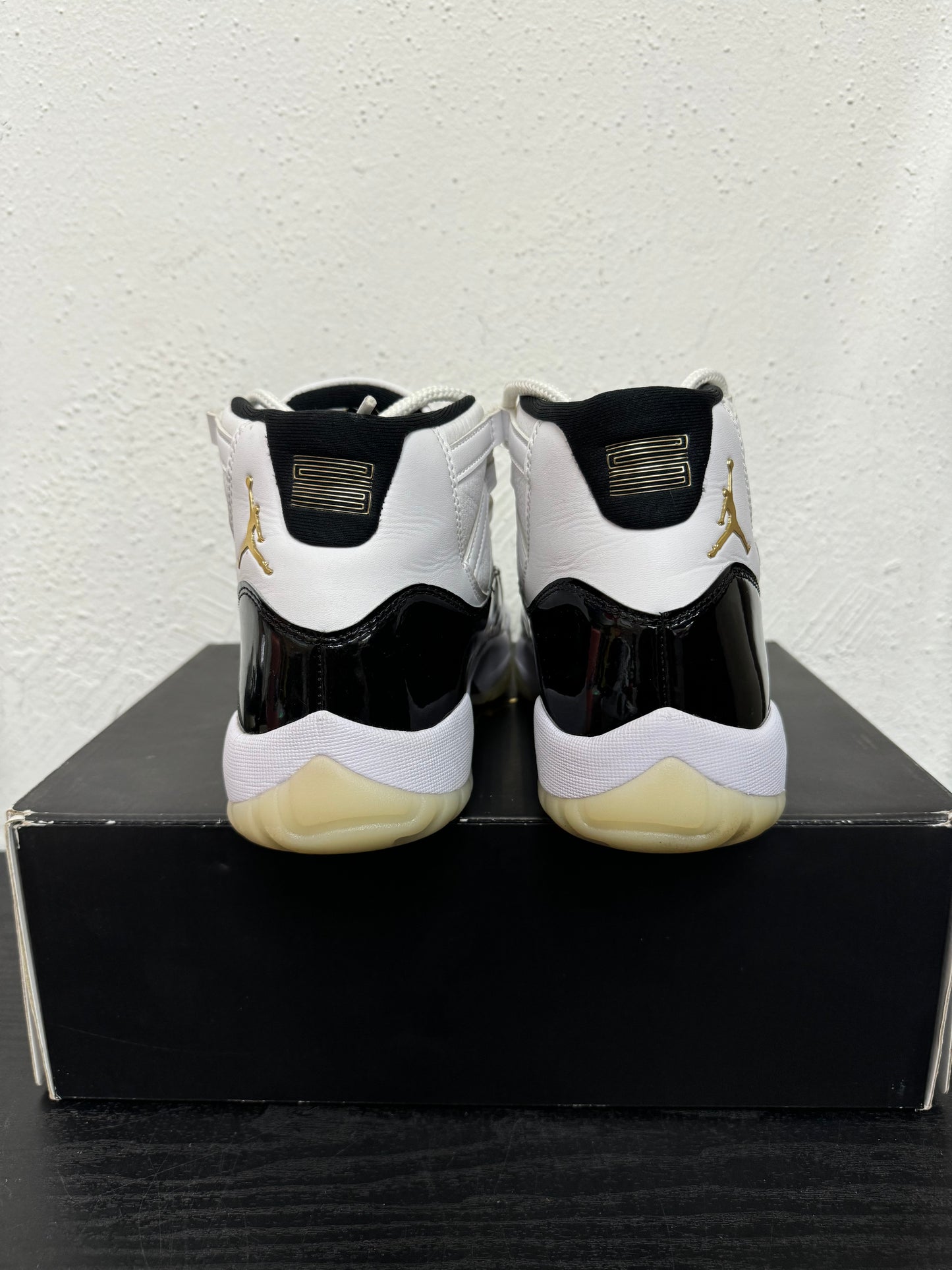 JORDAN 11 DMP GRATITUDE (USED)