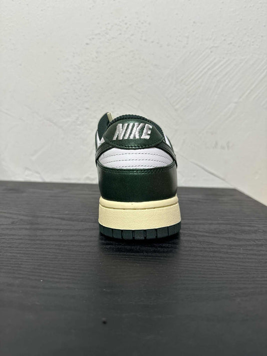DUNK LOW VINTAGE GREEN