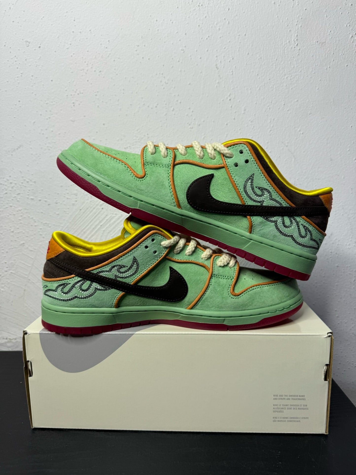 DUNK LOW SB RODEO TOURMALINE
