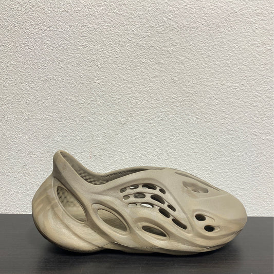 Foam Runner stone sage used / 11