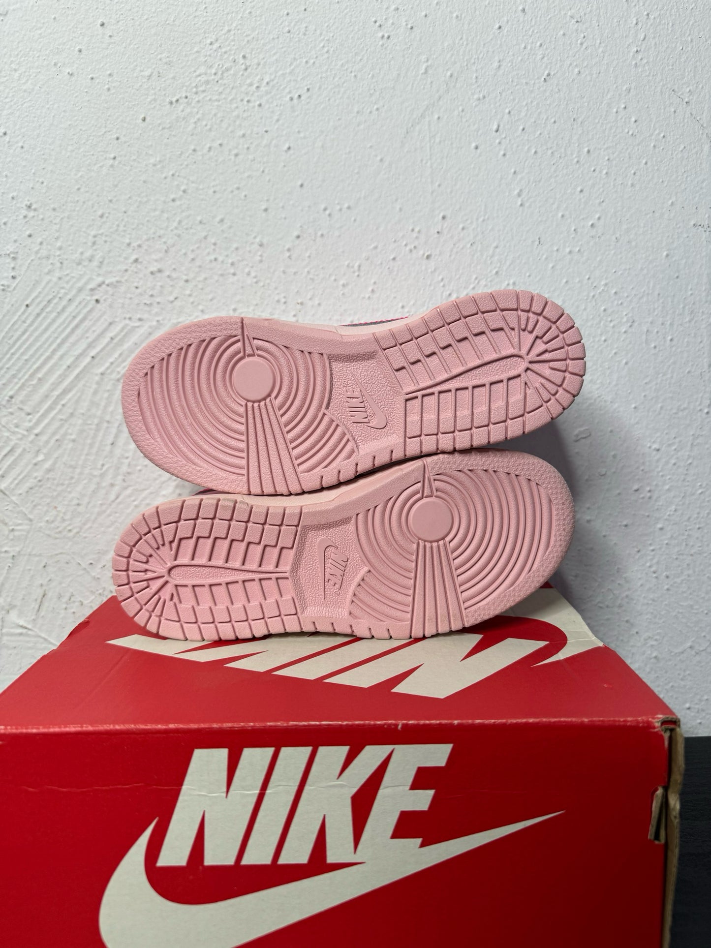 DUNK LOW TRIPLE PINK