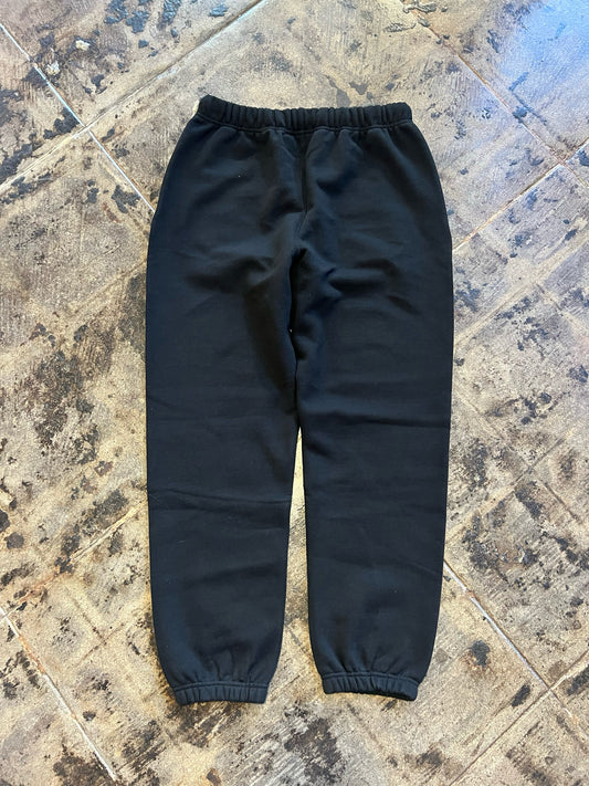 FEAR OF GOD ESSENTIAL BLACK SWEATS