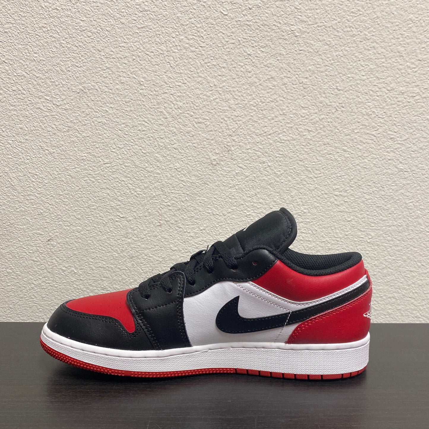 JORDAN 1 LOW BRED TOE