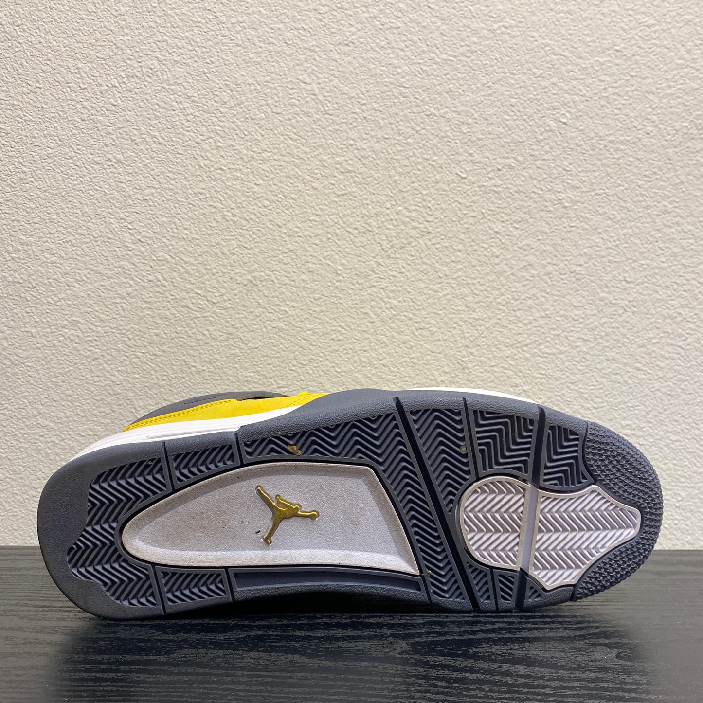 JORDAN 4 LIGHTNING (USED)