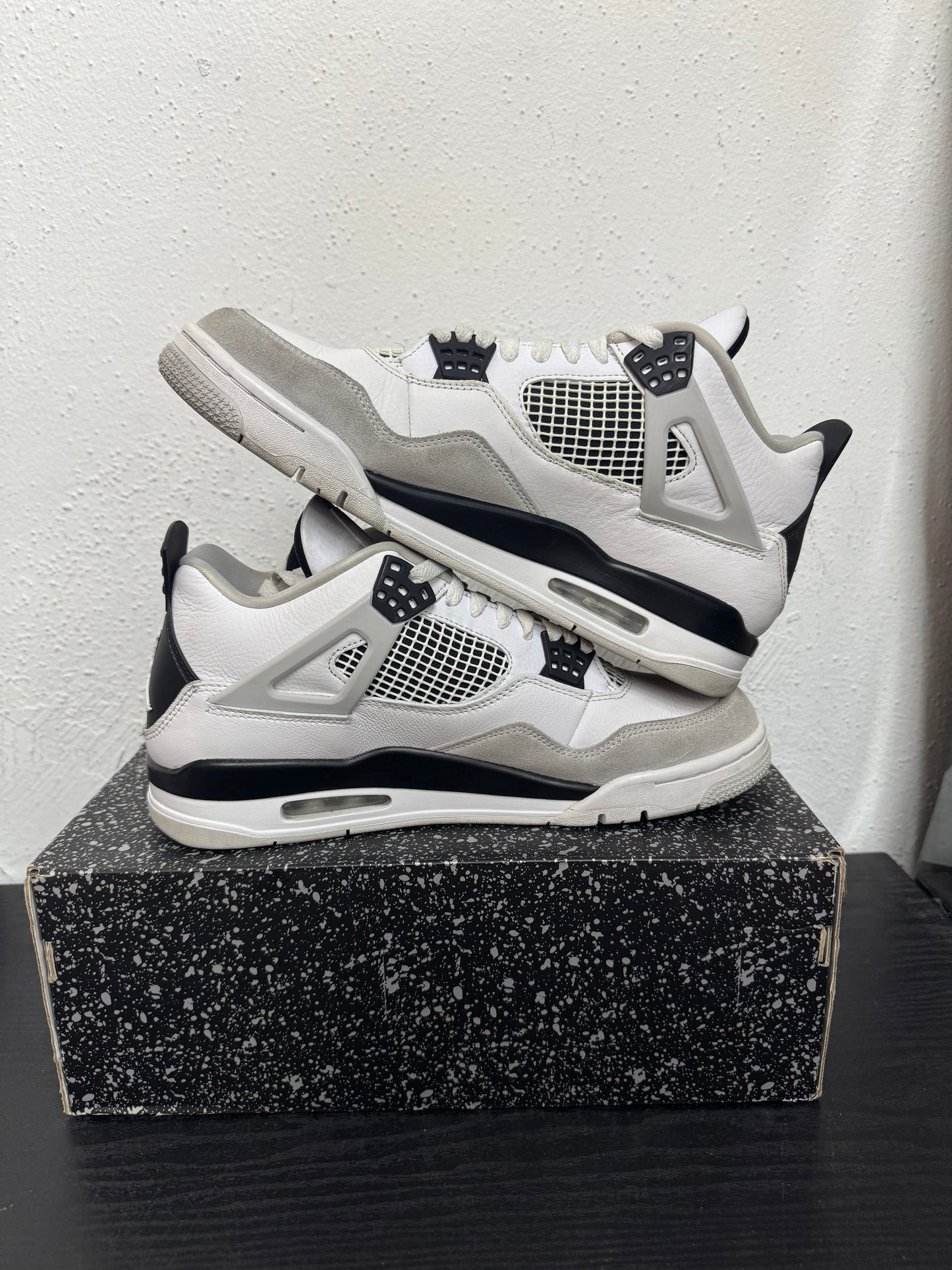 JORDAN 4 MILITARY BLACK (USED)