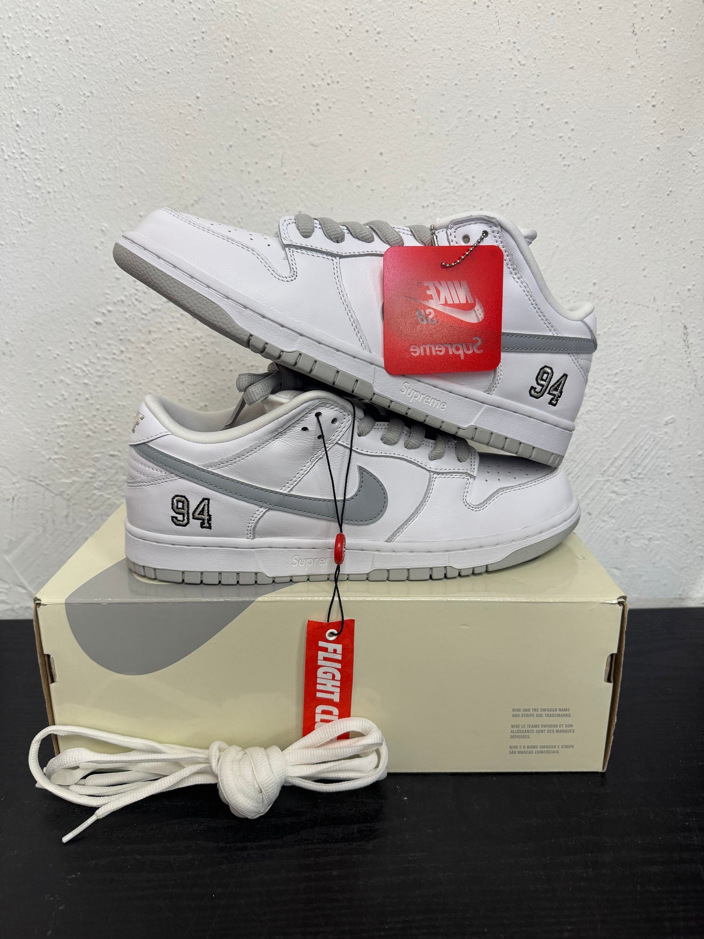 DUNK LOW SUPREME 94 METALLIC SILVER