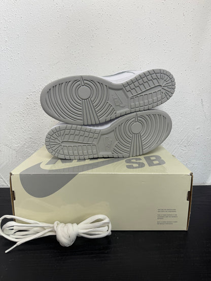 DUNK LOW SUPREME 94 METALLIC SILVER