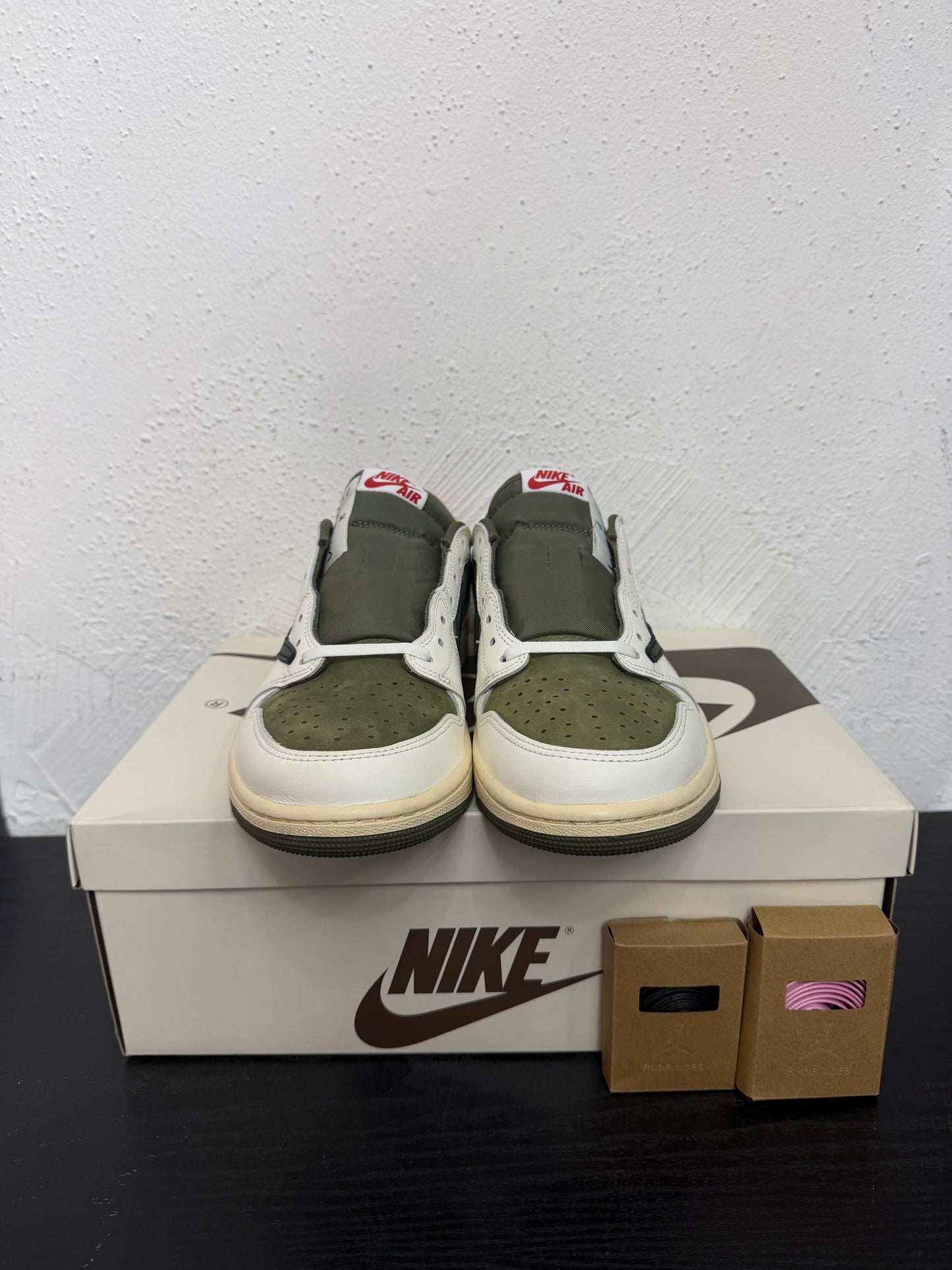 JORDAN 1 TRAVIS SCOTT MEDIUM OLIVE