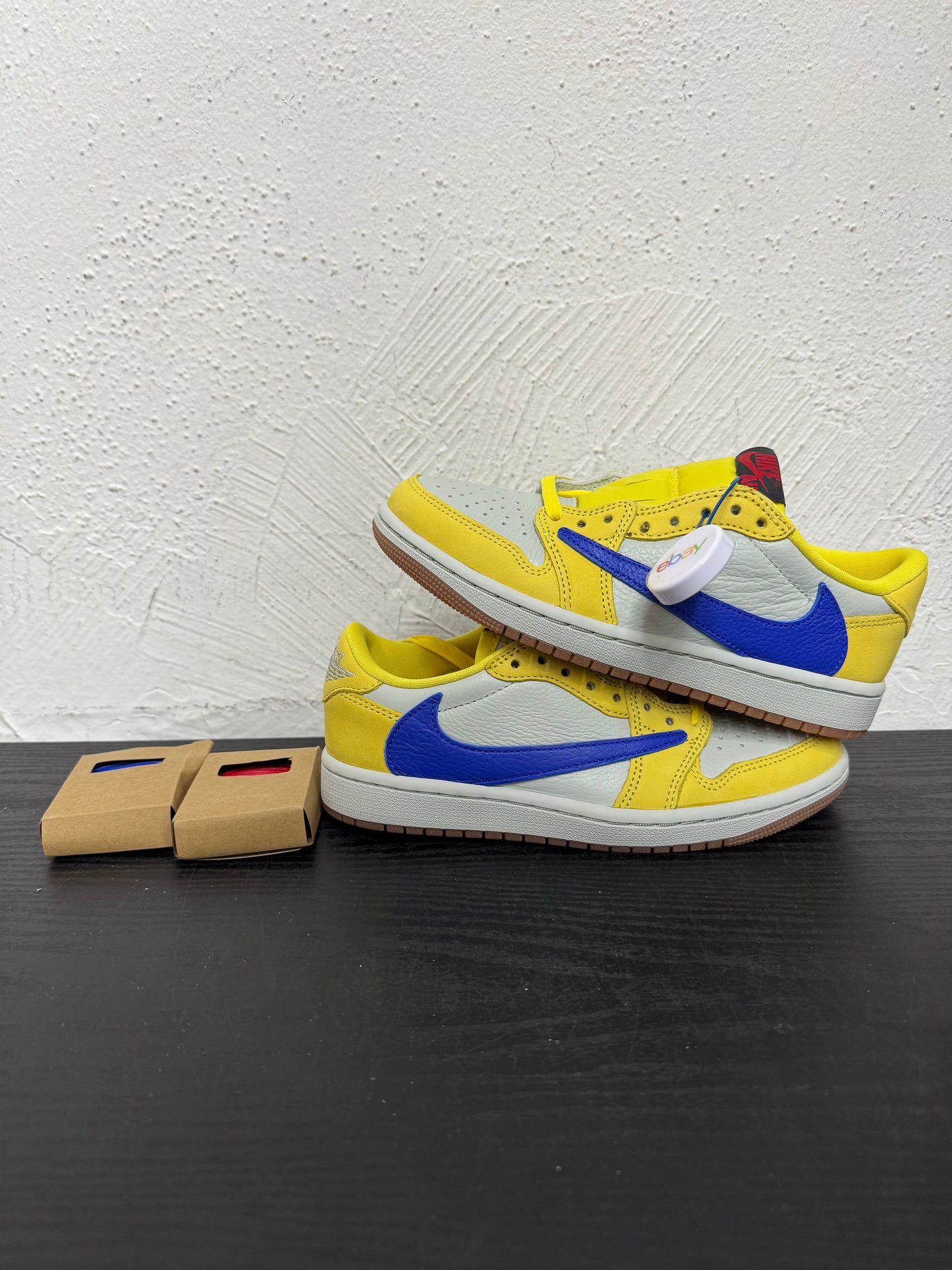 JORDAN 1 LOW TRAVIS SCOTT CANARY YELLOW (NB)
