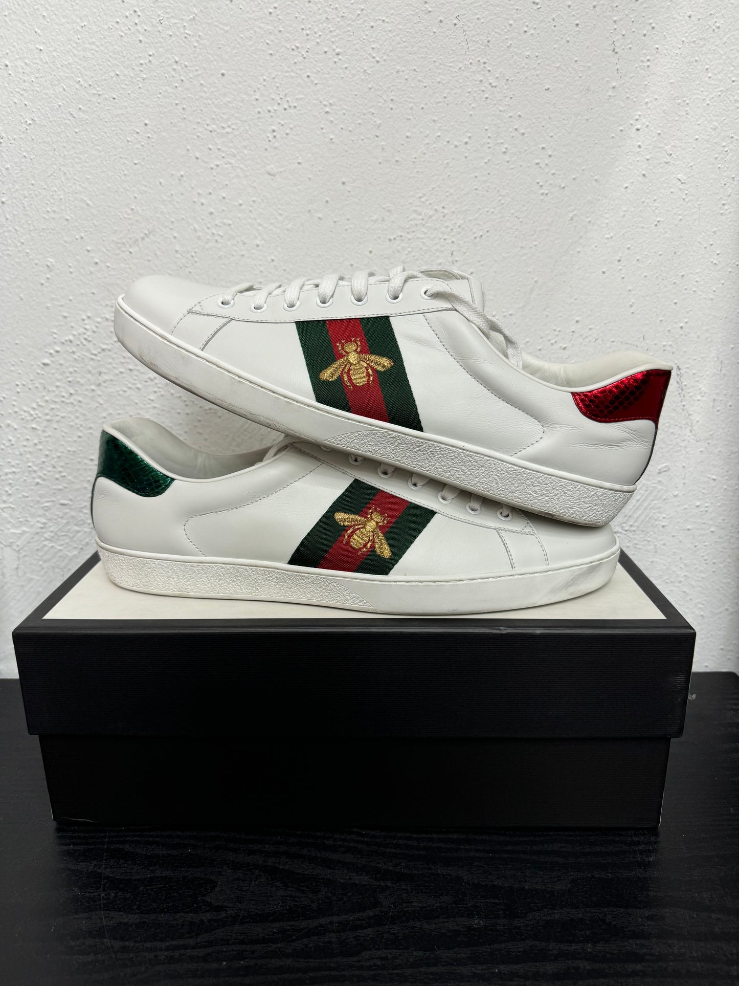 GUCCI DESIGNER SNEAKER (USED)