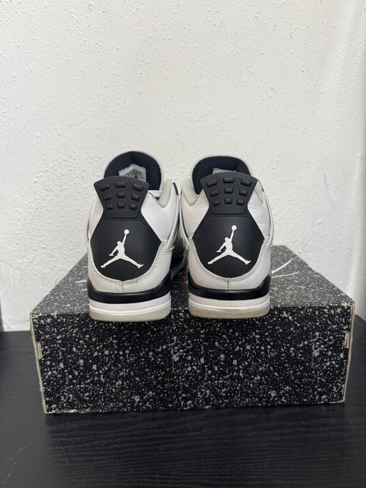 JORDAN 4 MILITARY BLACK (USED)