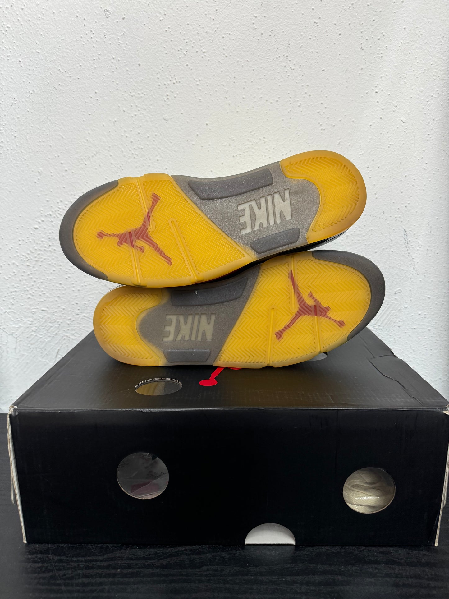 JORDAN 5 OFF WHITE SAIL (USED)