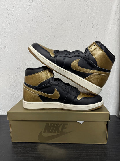 JORDAN 1 BLAKC METALLIC GOLD