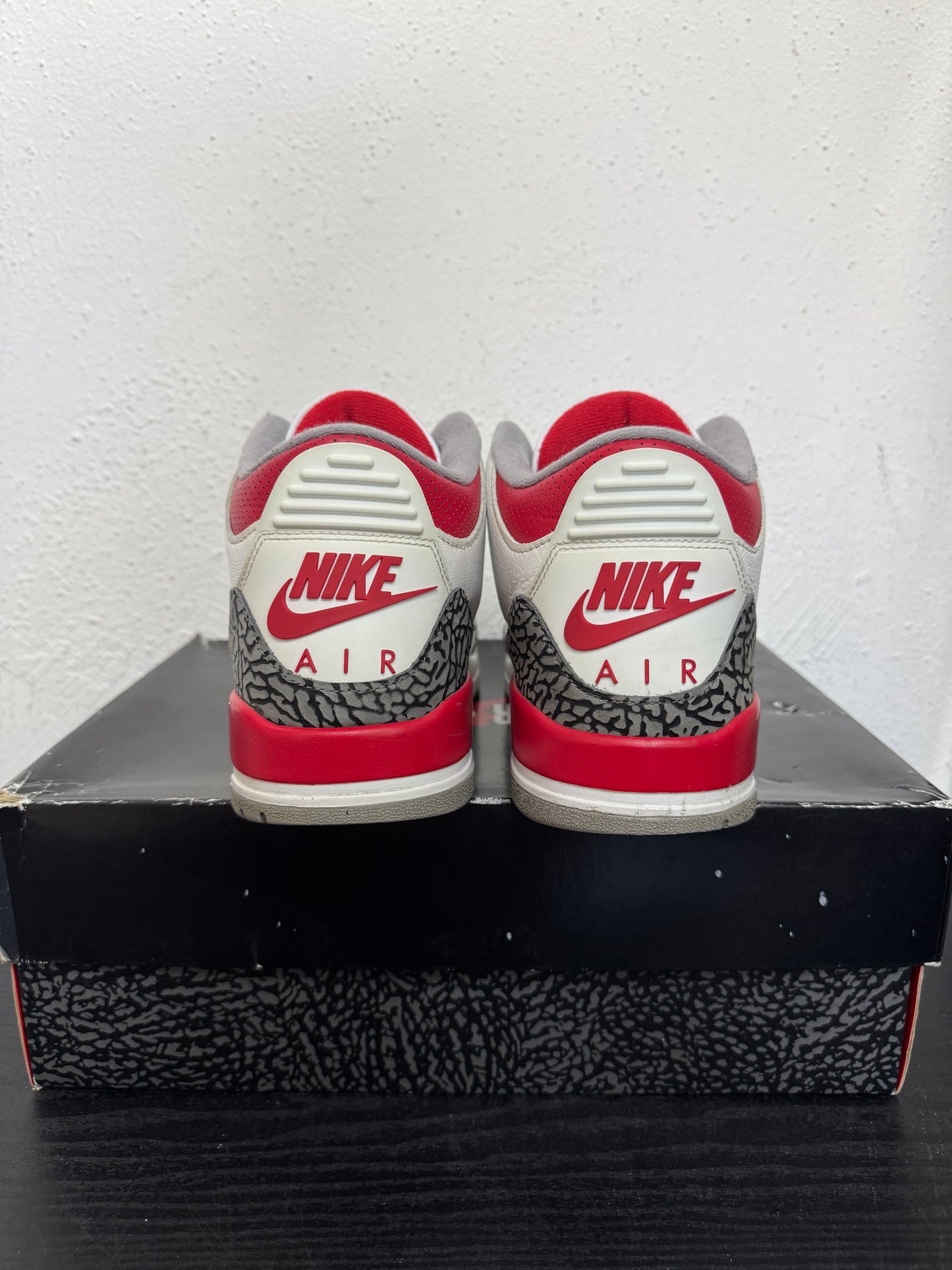 JORDAN 3 FIRE RED (USED)
