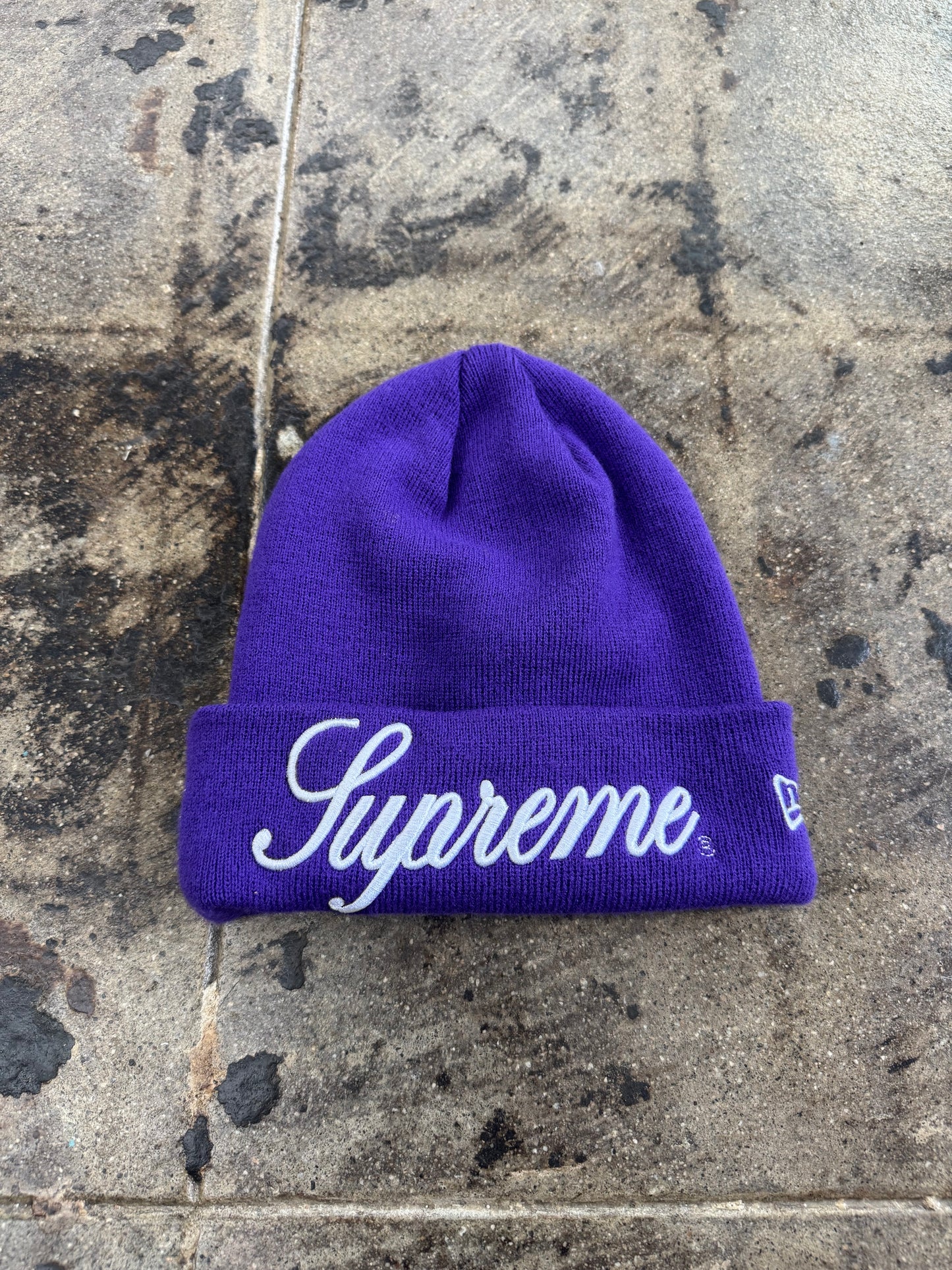 SUPREME NEW ERA SCRIPT BEANIE PURPLE
