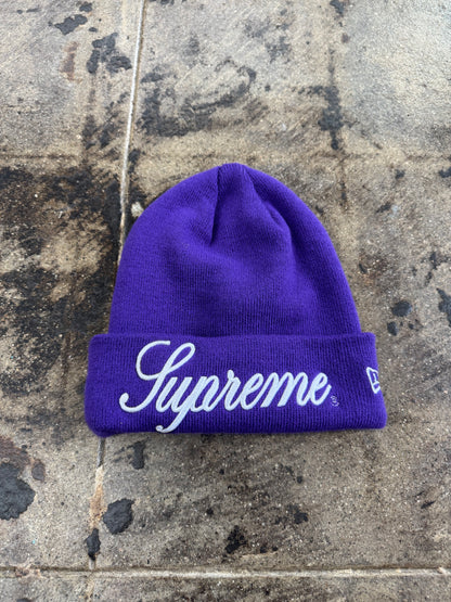 SUPREME NEW ERA SCRIPT BEANIE PURPLE