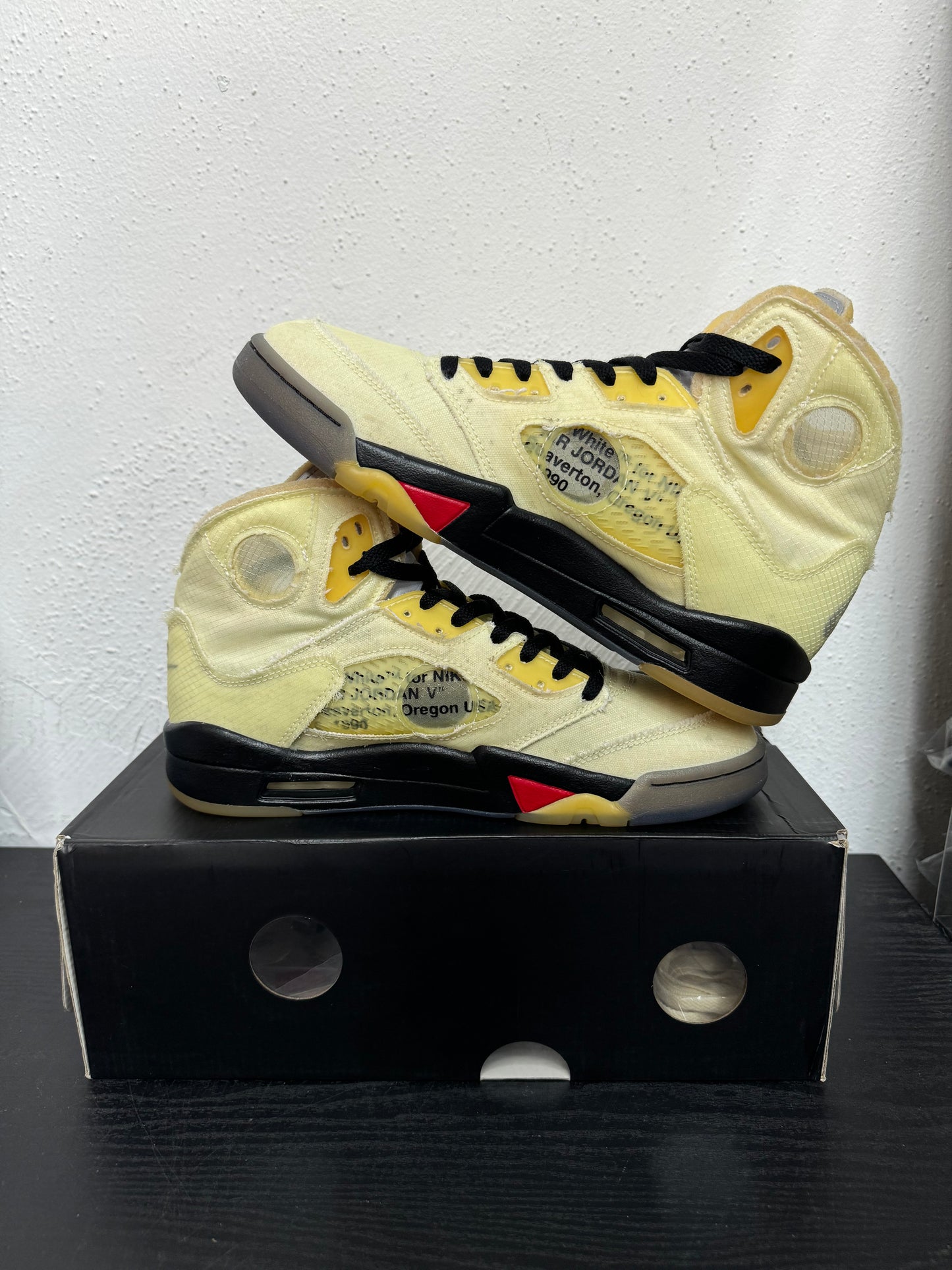 JORDAN 5 OFF WHITE SAIL (USED)