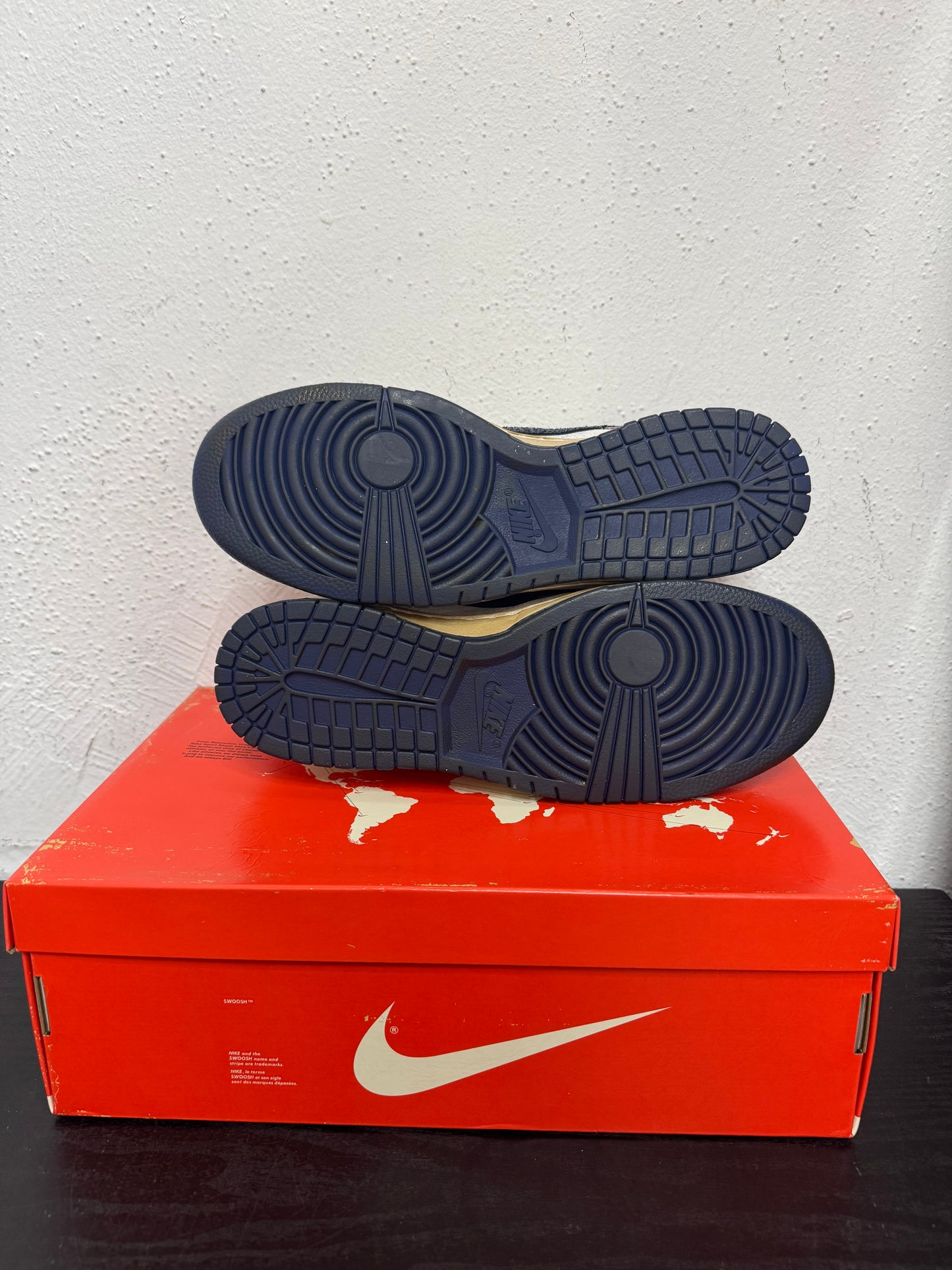 DUNK LOW STRANGER THINGS PHANTOM