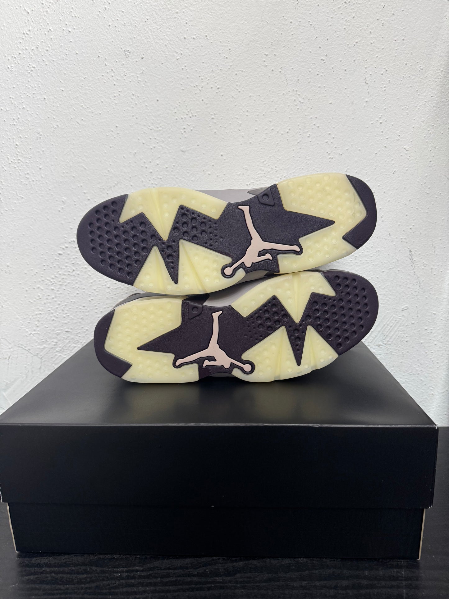 JORDAN 6 A MA MANIERE SMOKEY MAUVE