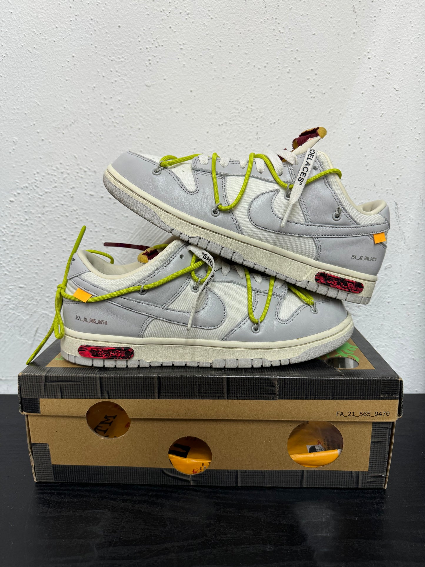 DUNK LOW OFF WHITE LOT 8 (USED)