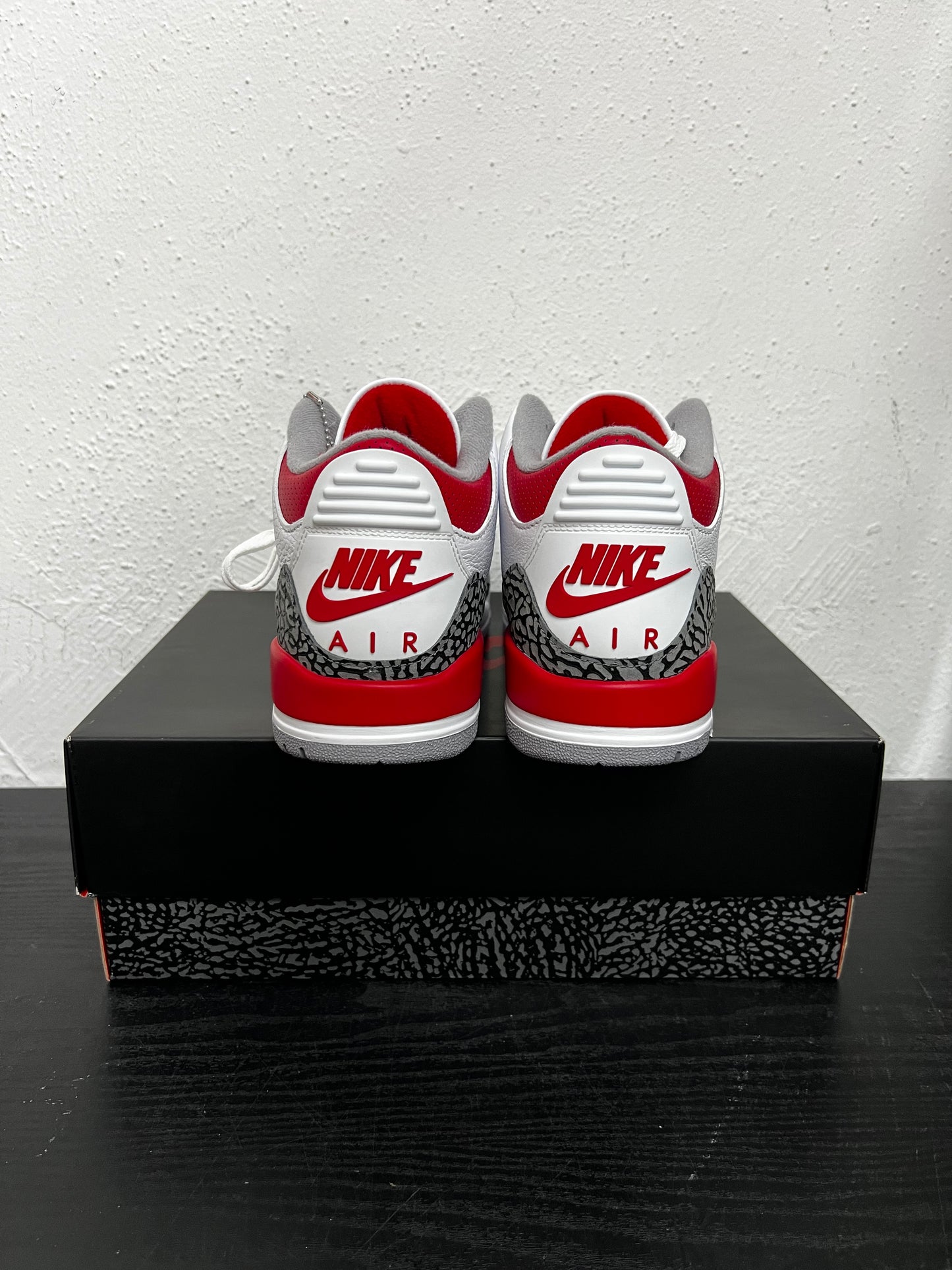 JORDAN 3 FIRE RED