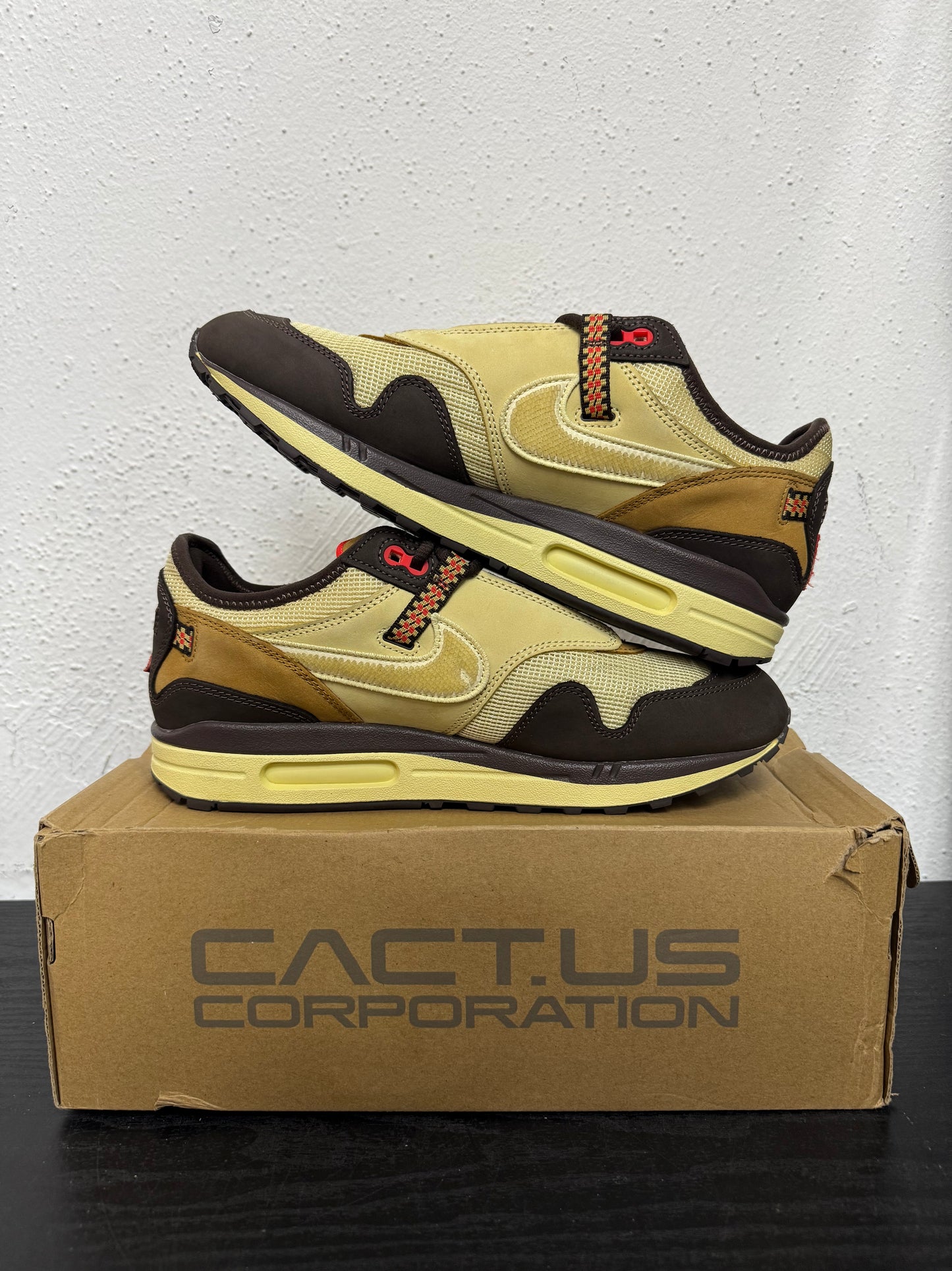 NIKE AIR MAX 1 TRAVIS BAROQUE BROWN (USED)