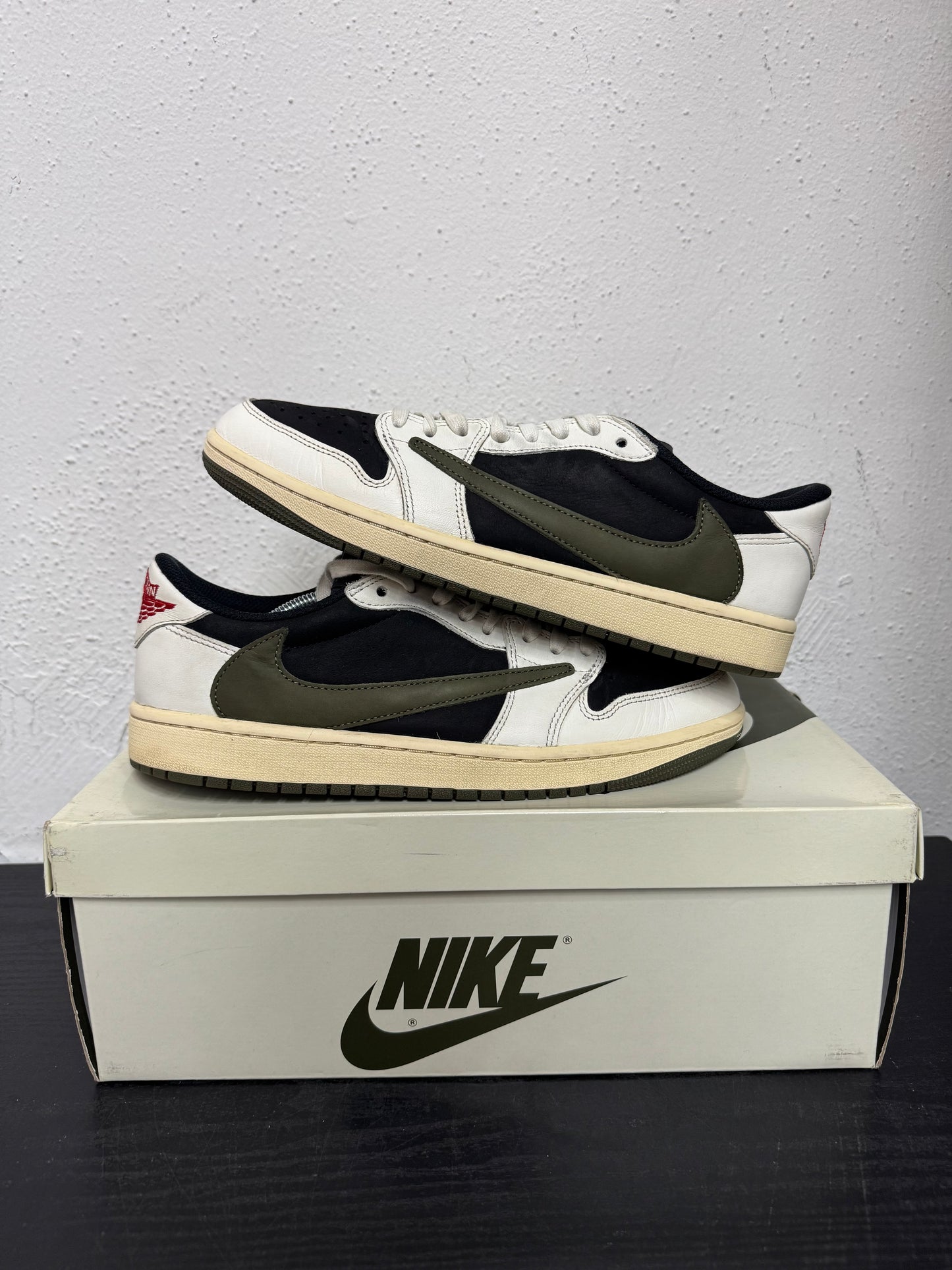 JORDAN 1 LOW TRAVIS OLIVE (USED)