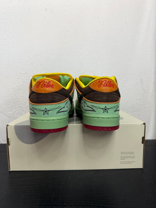 DUNK LOW SB RODEO TOURMALINE