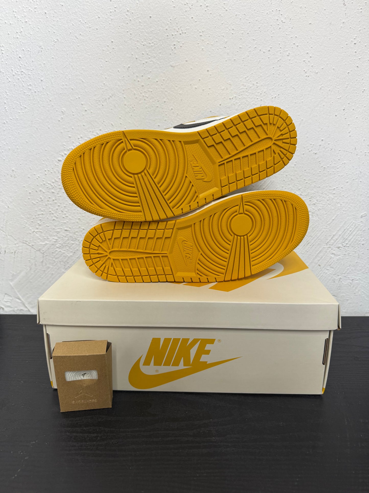 JORDAN 1 YELLOW OCHRE