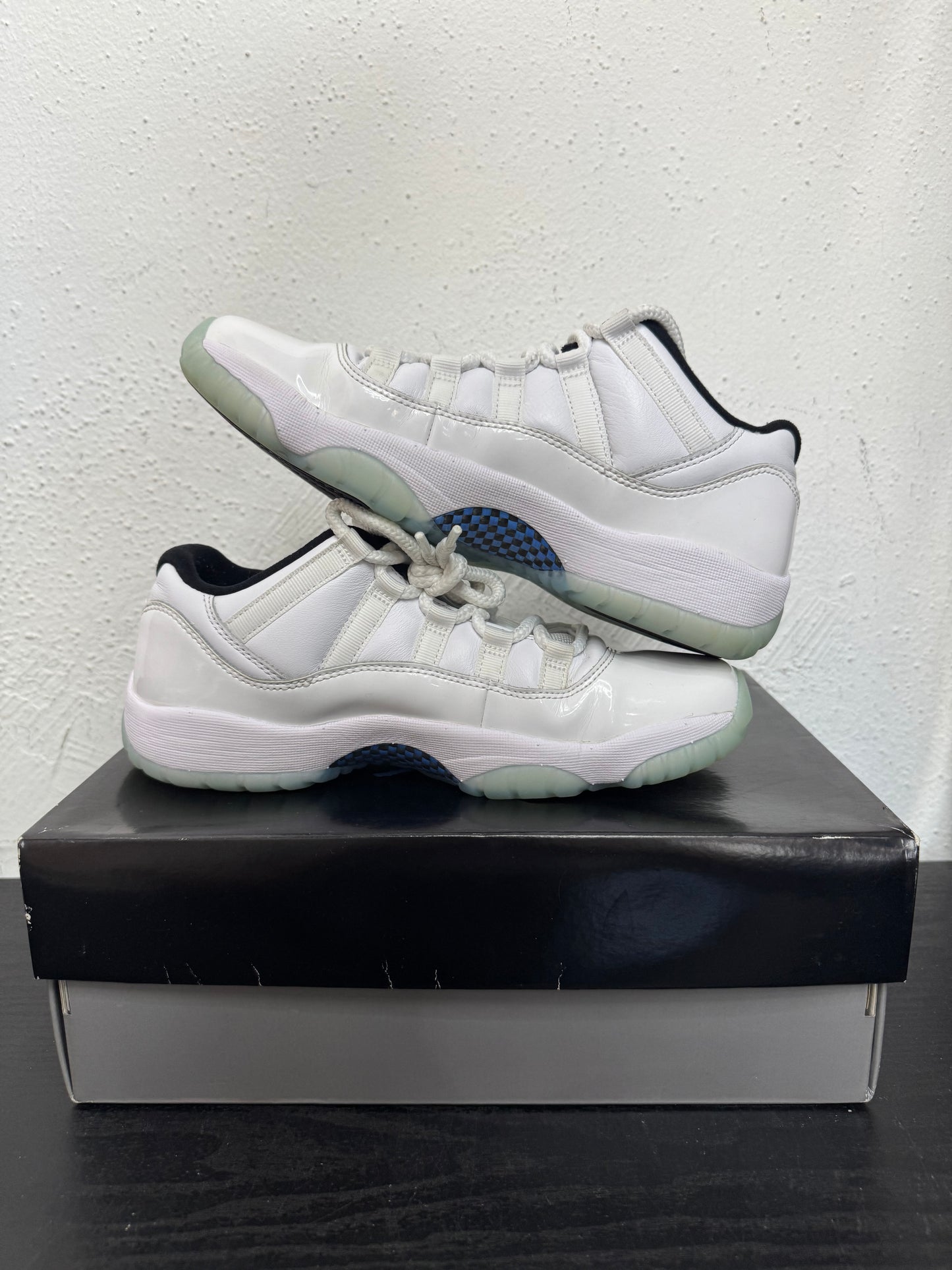JORDAN 11 LOW LEGEND BLUE (USED)