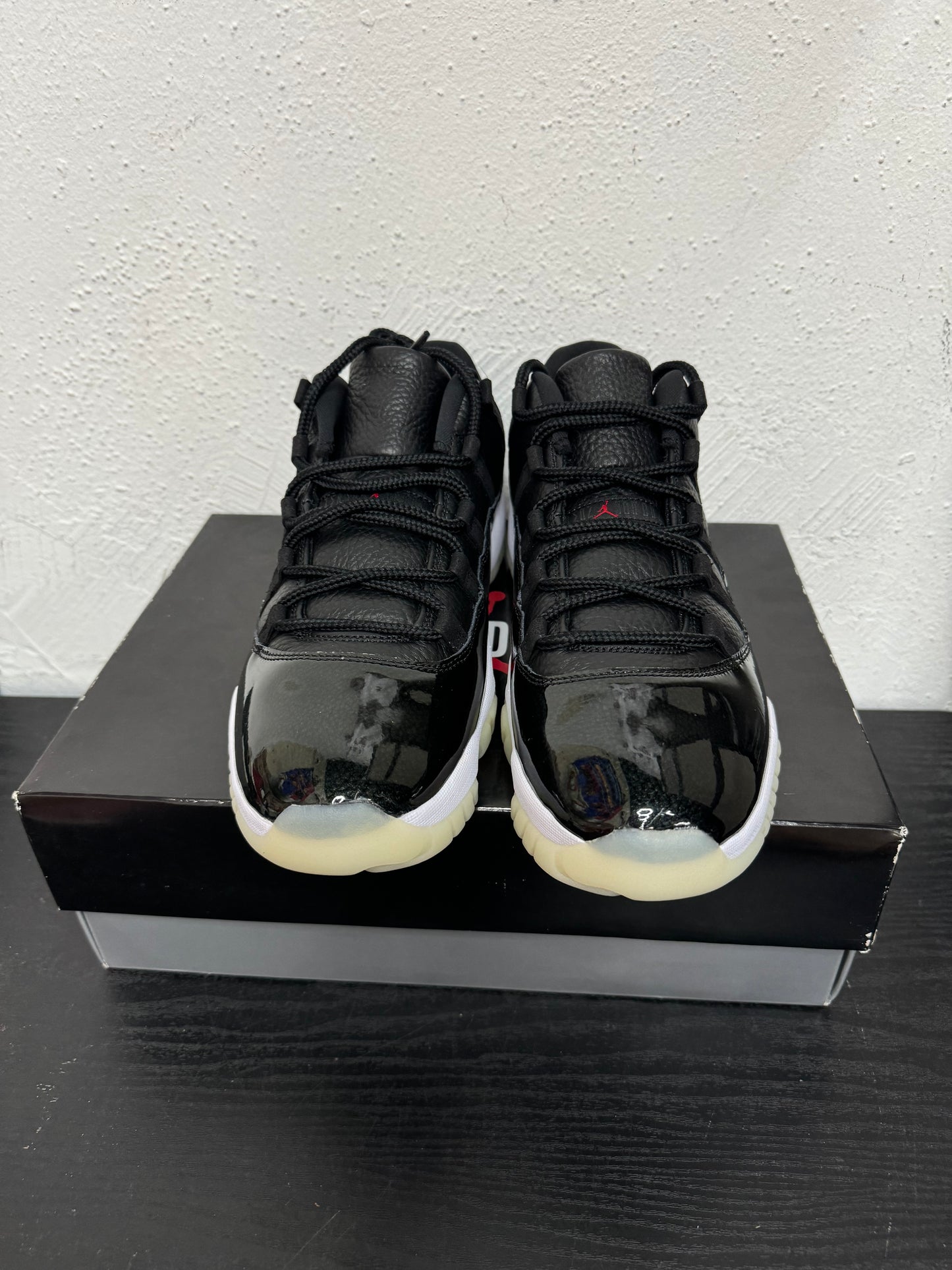 JORDAN 11 LOW 72-10