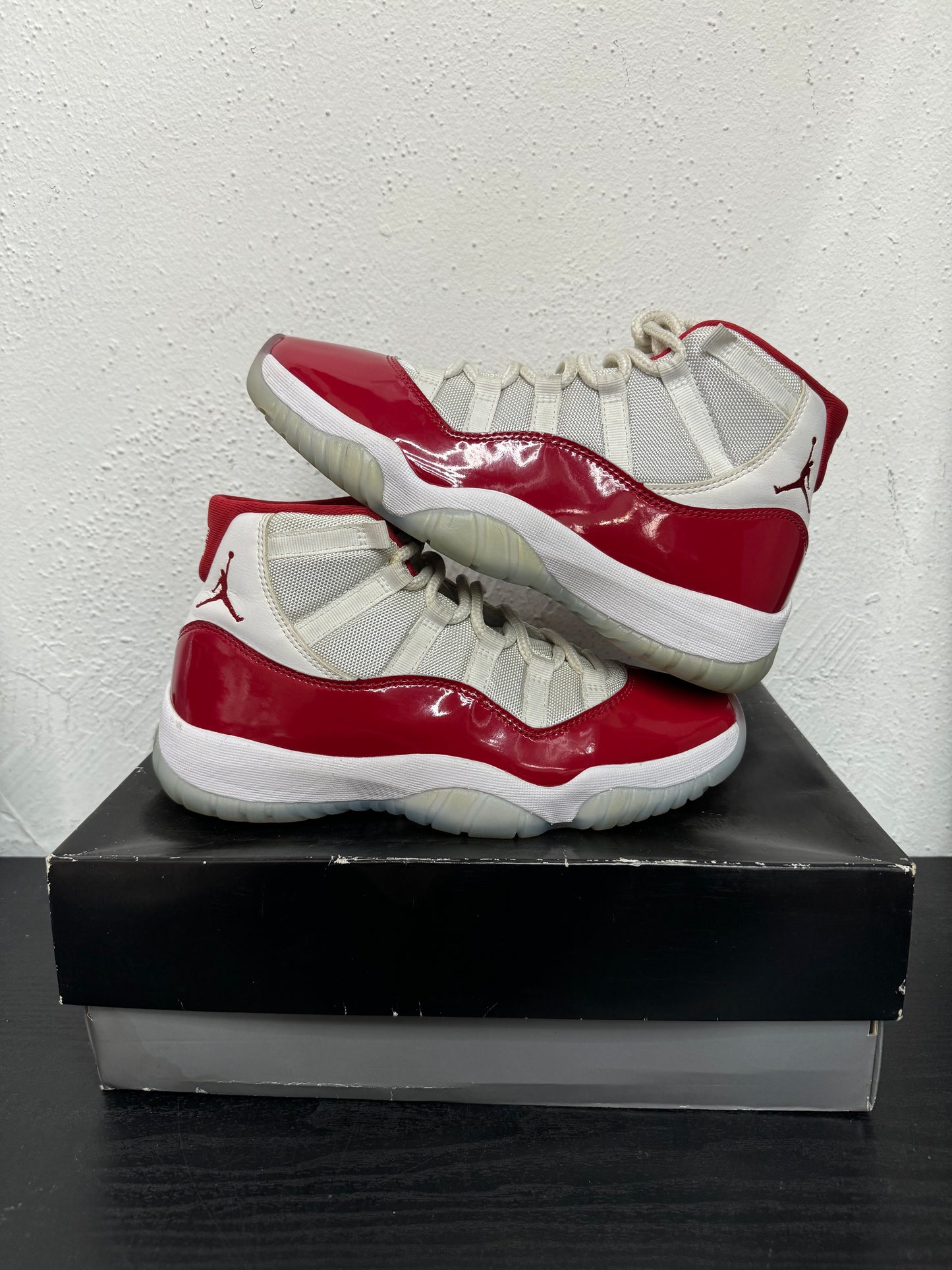 JORDAN 11 CHERRY (USED)
