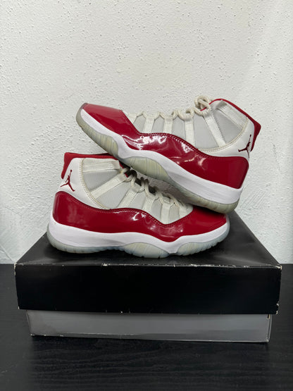 JORDAN 11 CHERRY (USED)
