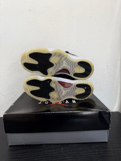 JORDAN 11 LOW 72-10 (USED)