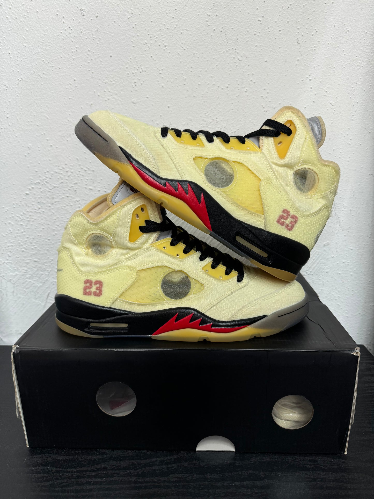 JORDAN 5 OFF WHITE SAIL (USED)