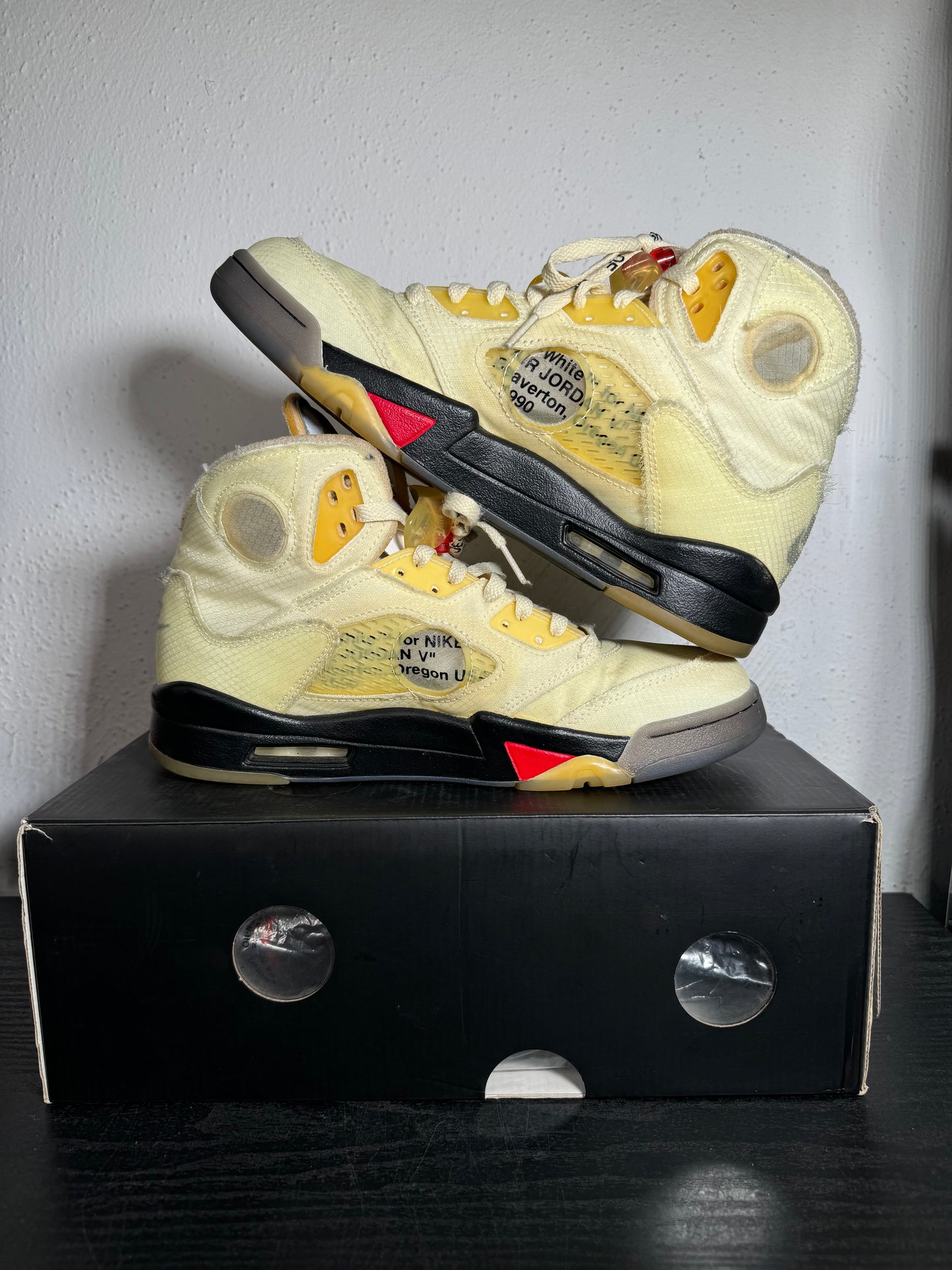 JORDAN 5 OFF WHITE SAIL (USED)