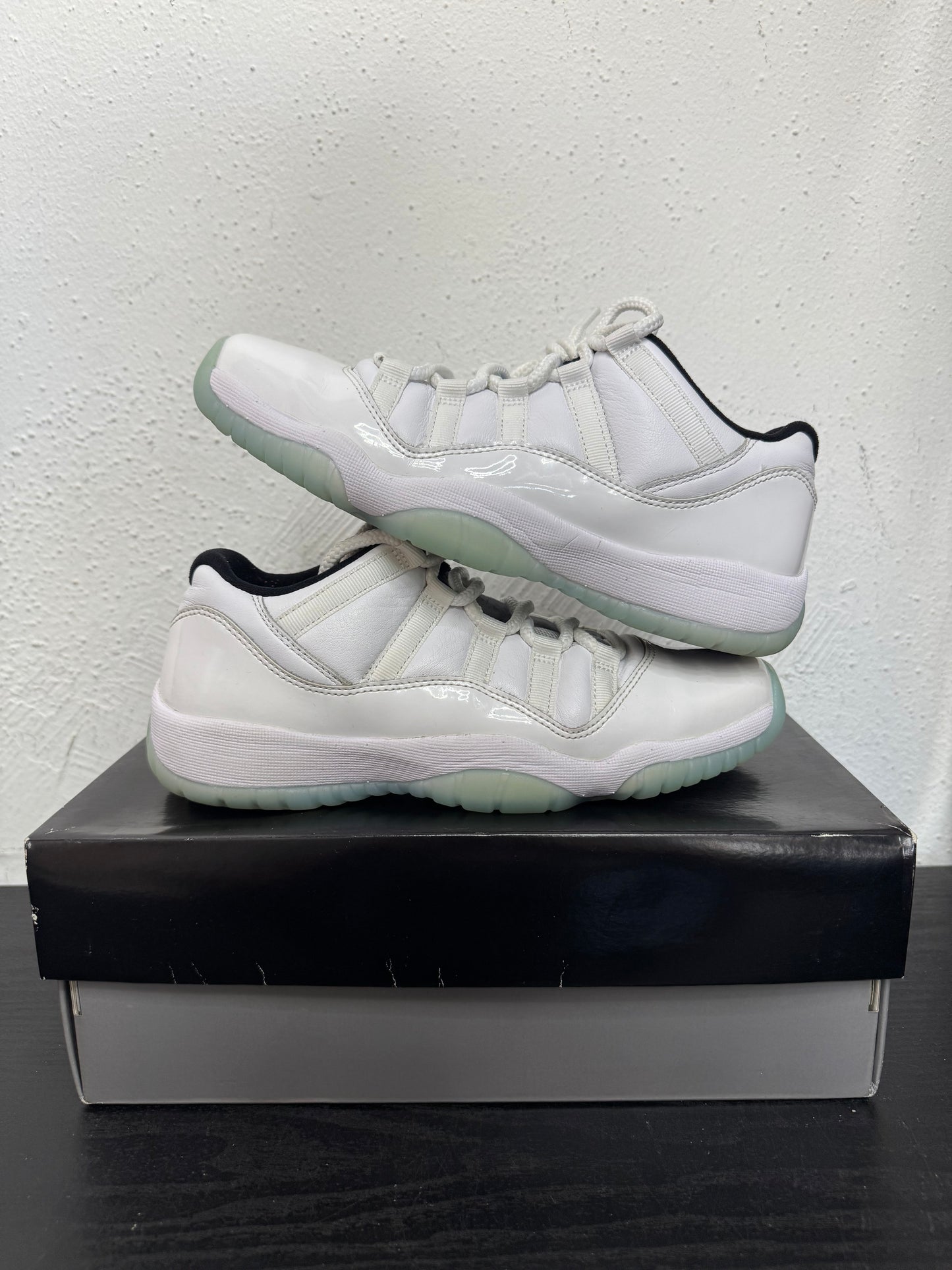 JORDAN 11 LOW LEGEND BLUE (USED)