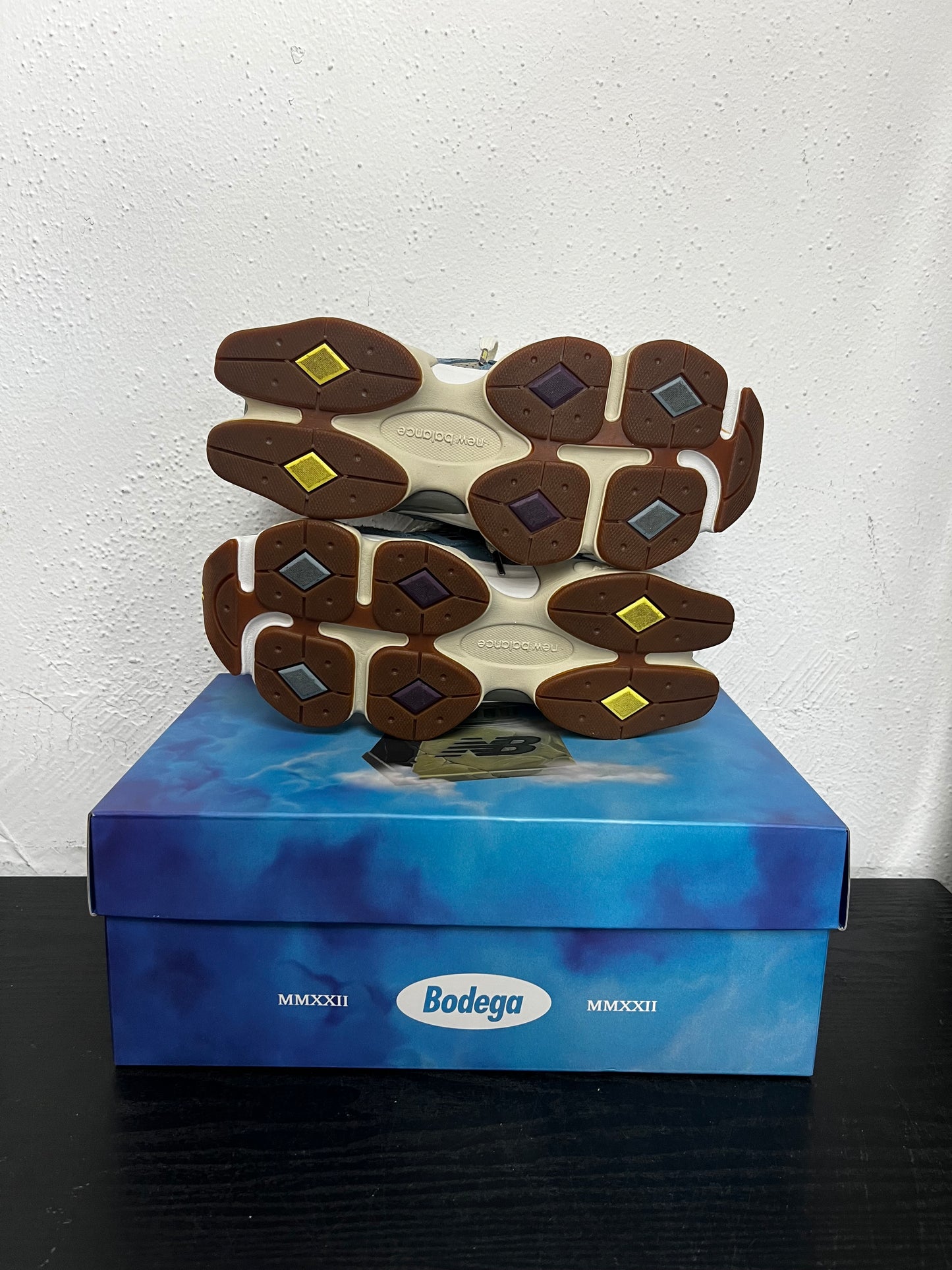 NEW BALANCE 9060 BODEGA AGE OF DISCOVERY (USED)