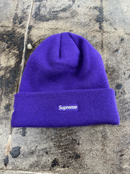 SUPREME NEW ERA SCRIPT BEANIE PURPLE
