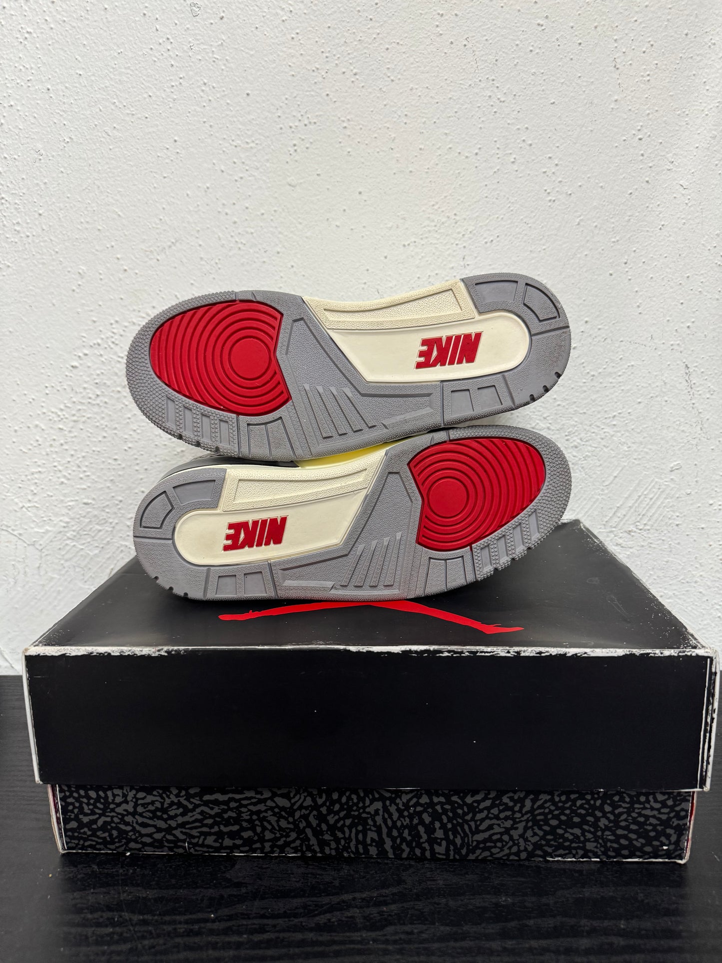 JORDAN 3 REIMAGINED WHITE CEMENT (USED)