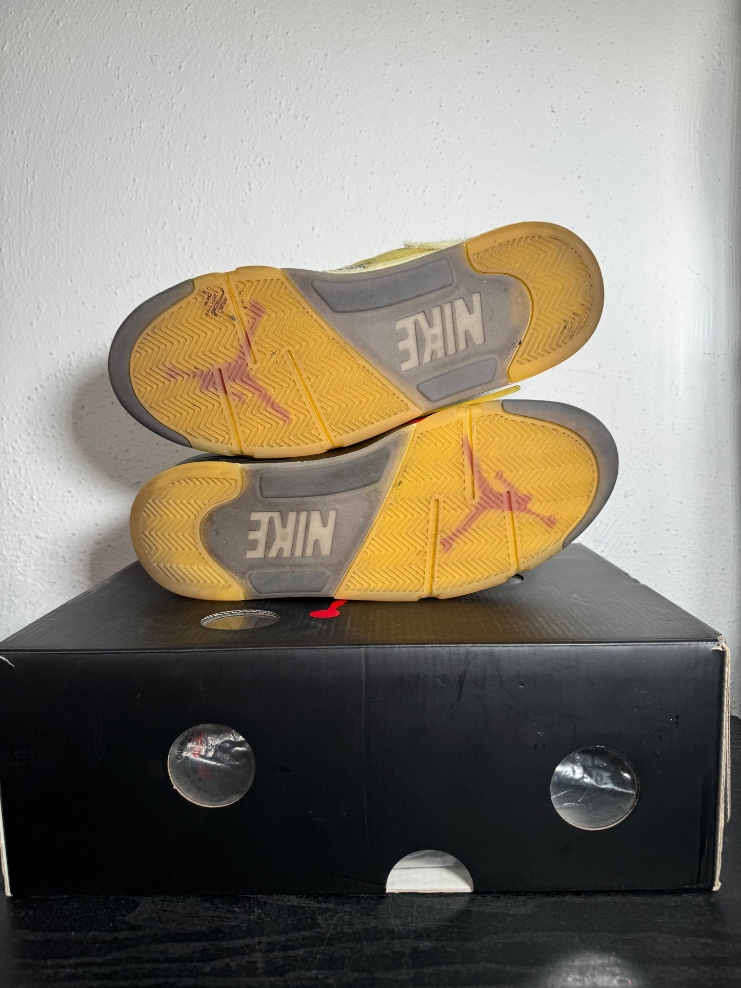 JORDAN 5 OFF WHITE SAIL (USED)